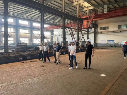 【管理纵横】尊龙凯时官方网站集团董事长张汉文一行赴所属钢结构公司诸暨加工基地调研指导